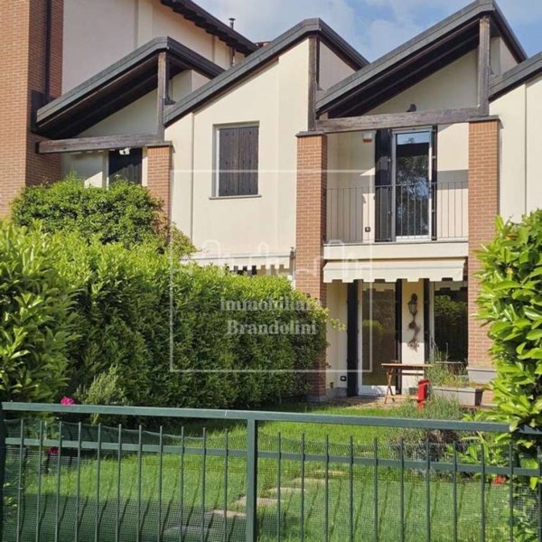 casa indipendente in vendita a Varese in zona Masnago
