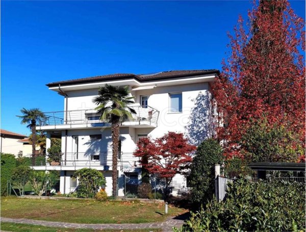 casa indipendente in vendita a Varese in zona Giubiano