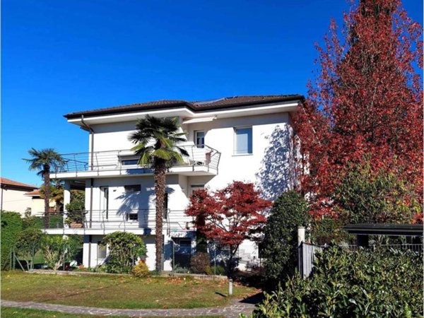 casa indipendente in vendita a Varese in zona Giubiano