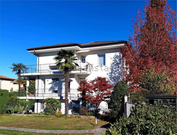casa indipendente in vendita a Varese in zona Giubiano