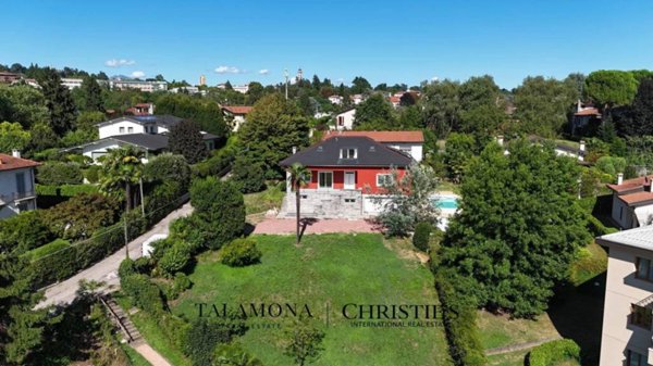 casa indipendente in vendita a Varese in zona Casbeno
