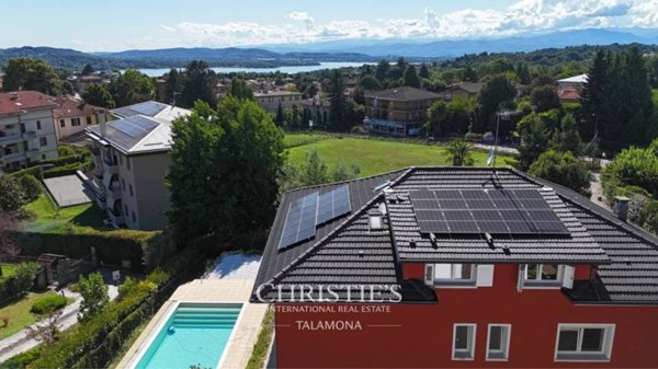 casa indipendente in vendita a Varese in zona Casbeno