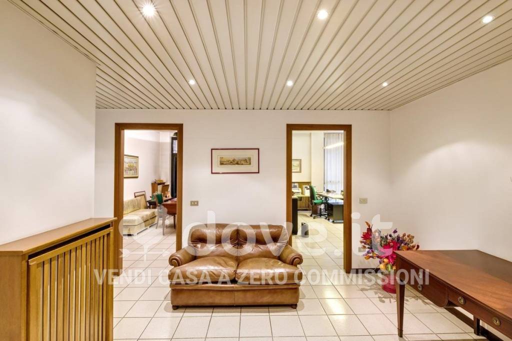 appartamento in vendita a Varese in zona Centro Città