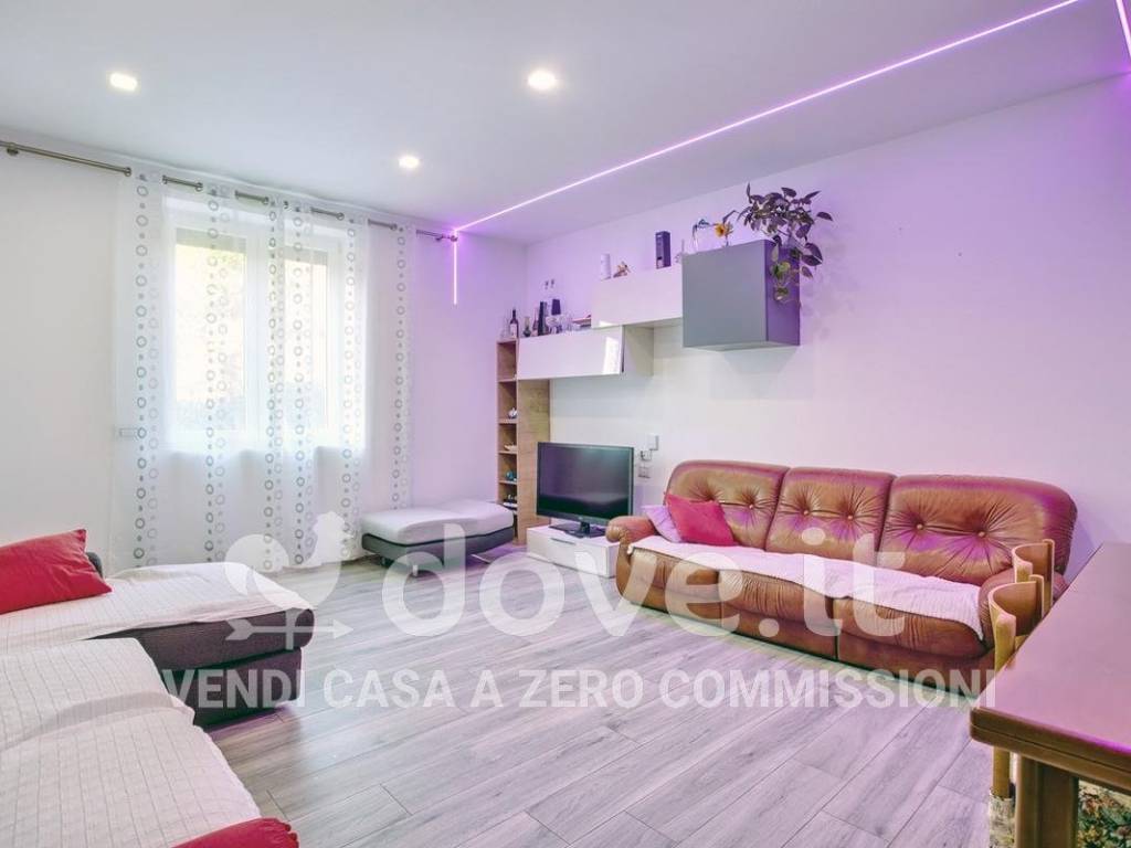 appartamento in vendita a Varese in zona Giubiano