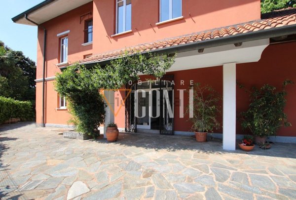 casa indipendente in vendita a Varese
