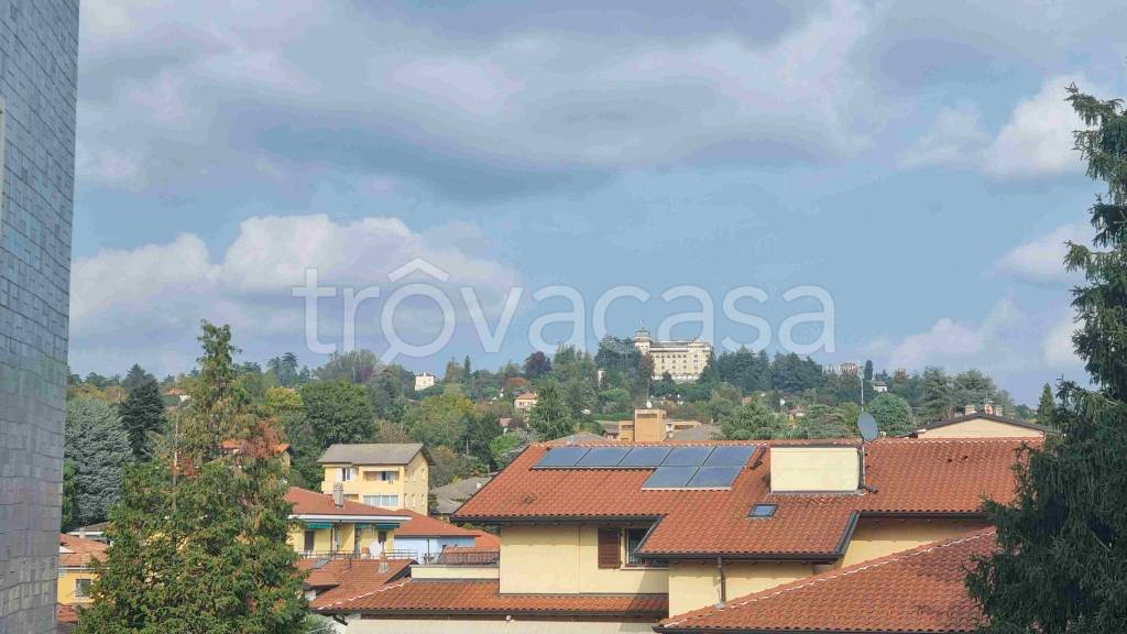 appartamento in vendita a Varese in zona Bobbiate
