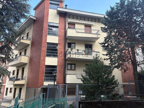appartamento in vendita a Varese in zona Biumo