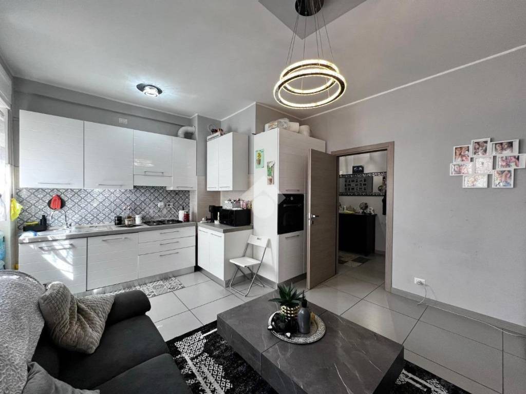 appartamento in vendita a Varese in zona Giubiano