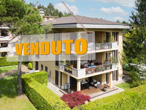 appartamento in vendita a Varese in zona Casbeno