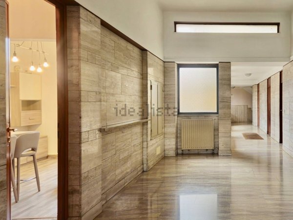 appartamento in vendita a Varese in zona Viale Belforte