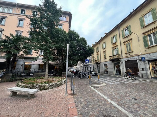 appartamento in vendita a Varese in zona Centro Città