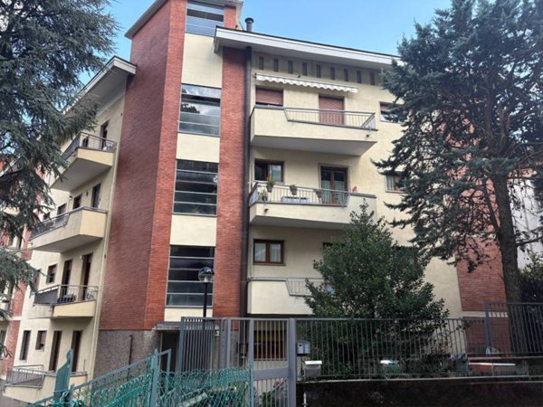 appartamento in vendita a Varese in zona Biumo