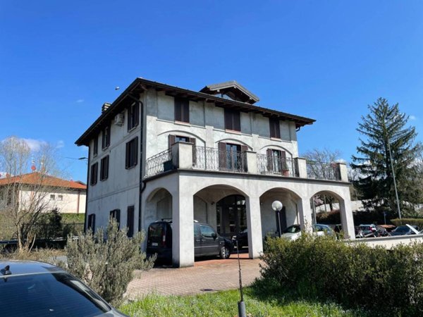 appartamento in vendita a Varese in zona Lissago