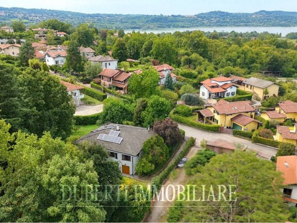 casa indipendente in vendita a Varese in zona Cartabbia