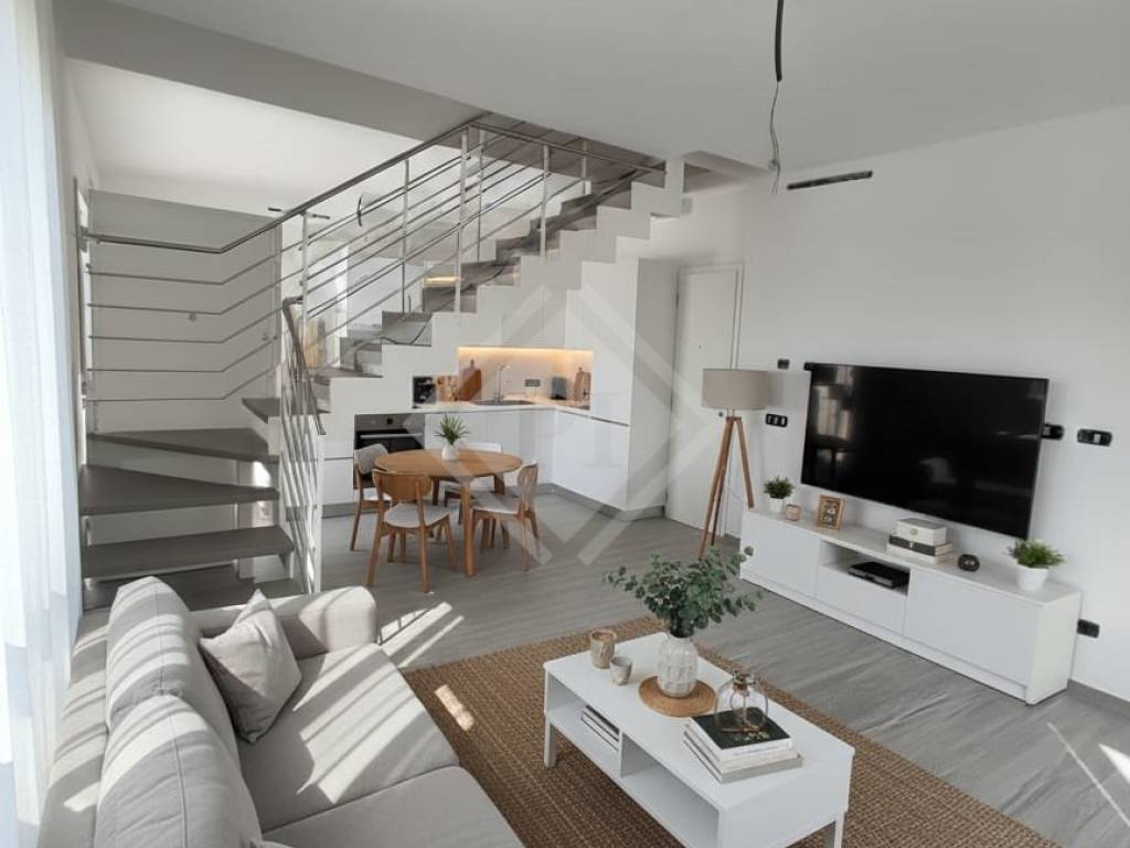 appartamento in vendita a Varese in zona Bizzozero