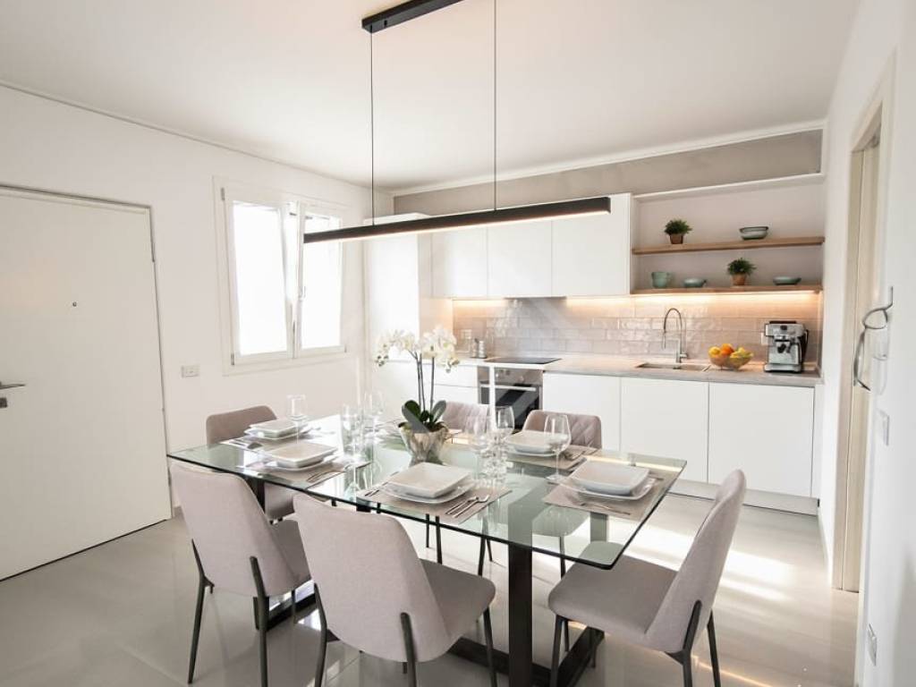 appartamento in vendita a Varese in zona Giubiano