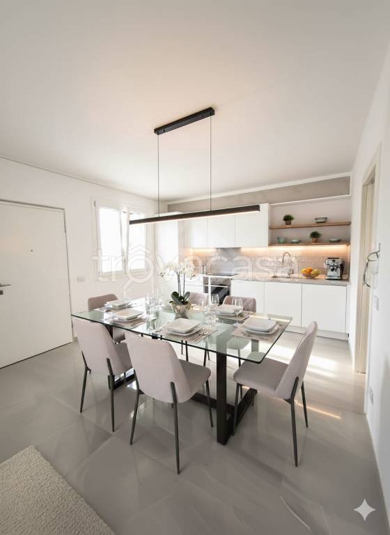 appartamento in vendita a Varese in zona Giubiano