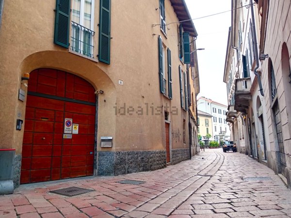 appartamento in vendita a Varese in zona Centro Città