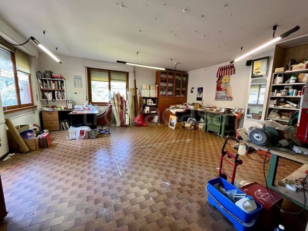 locale commerciale in vendita a Varese in zona Via Crispi