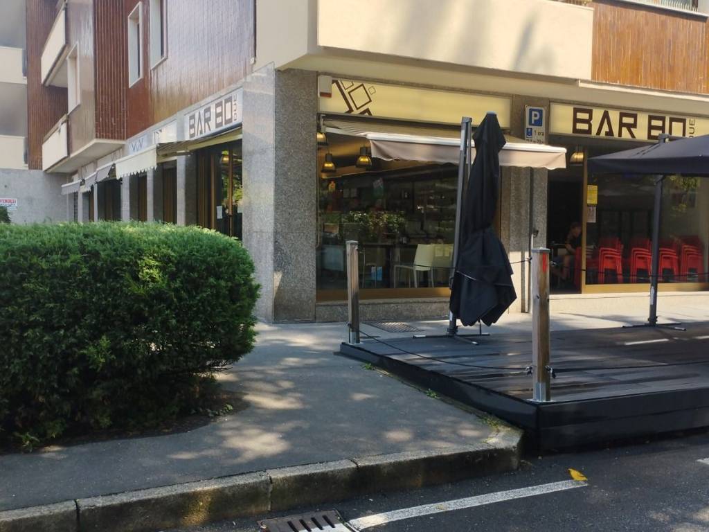 negozio in vendita a Varese in zona Brunella