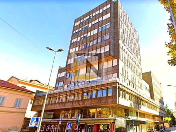 ufficio in vendita a Varese in zona Biumo