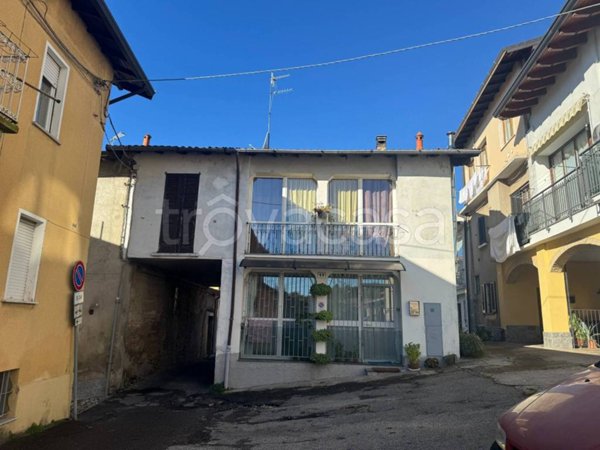 casa indipendente in vendita a Varese in zona Lissago