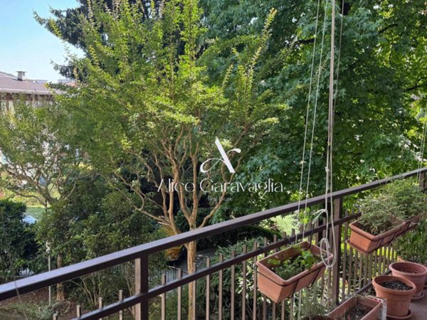 appartamento in vendita a Varese in zona Brunella