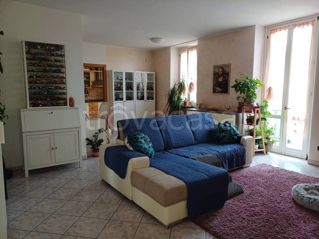 appartamento in vendita a Varese in zona Biumo