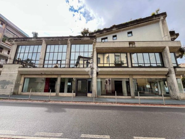 appartamento in vendita a Varese in zona Biumo