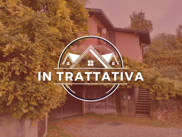 casa indipendente in vendita a Varese in zona Lissago