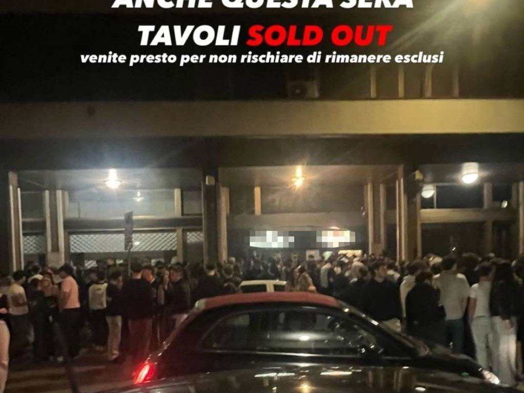 negozio in vendita a Varese in zona Brunella