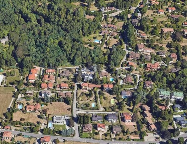 casa indipendente in vendita a Varese in zona Avigno