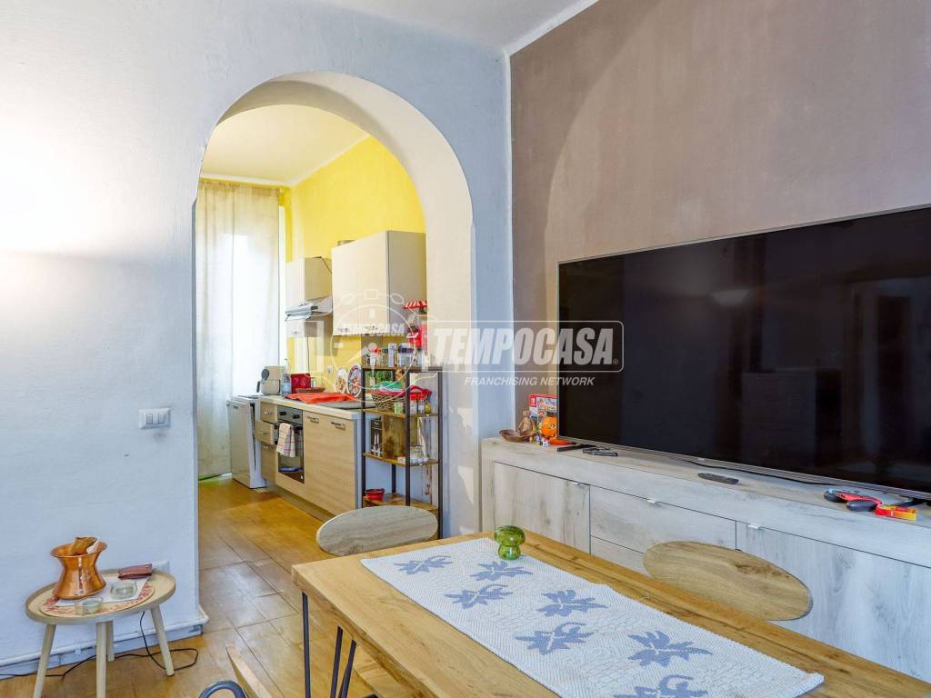 appartamento in vendita a Varese in zona Biumo