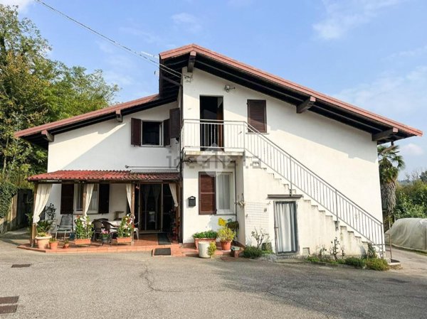 casa semindipendente in vendita a Varese in zona Centro Città
