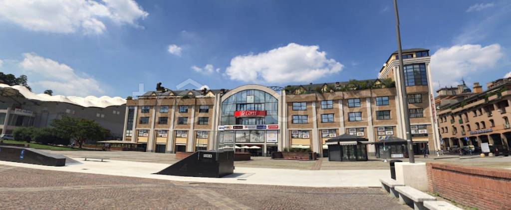 negozio in vendita a Varese in zona Centro Città