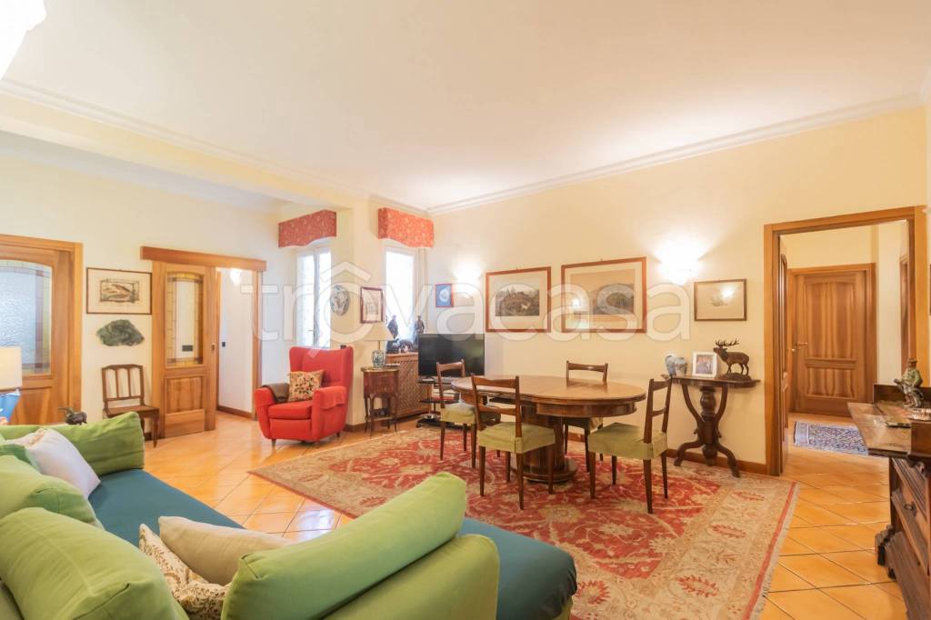 appartamento in vendita a Varese in zona Centro Città