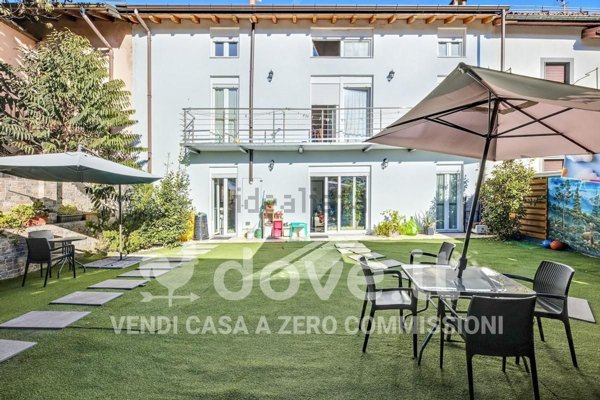 casa indipendente in vendita a Varese in zona Giubiano