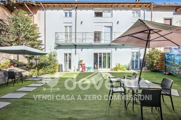 casa indipendente in vendita a Varese in zona Giubiano