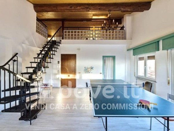 appartamento in vendita a Varese in zona Casbeno