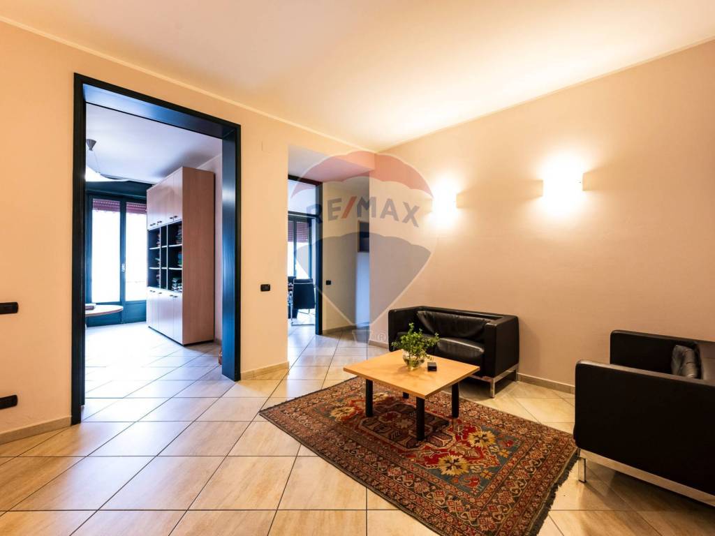 ufficio in vendita a Varese in zona Biumo