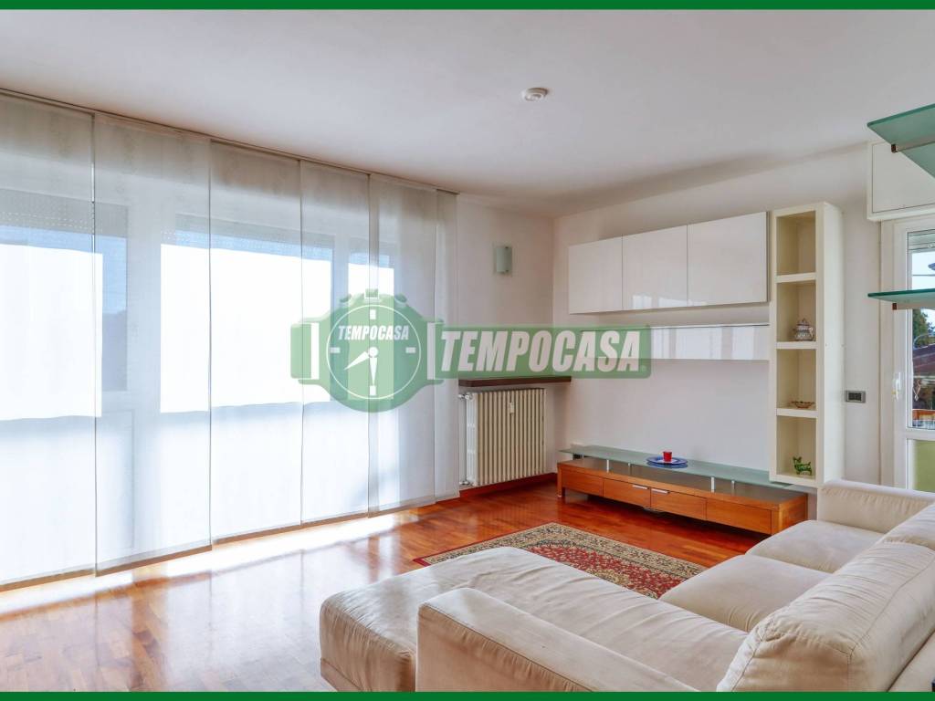 appartamento in vendita a Varese in zona Schiranna