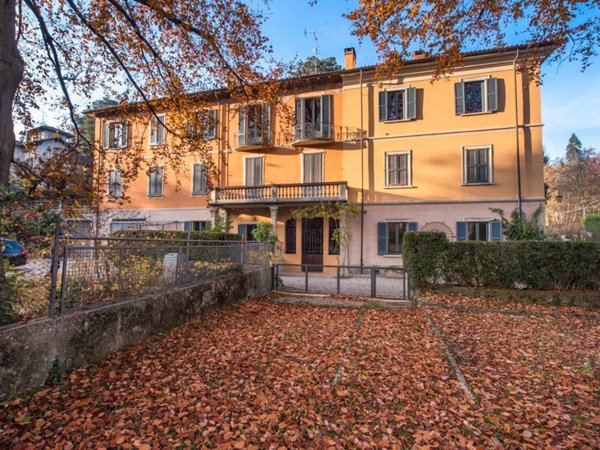 appartamento in vendita a Varese in zona Sant'Ambrogio