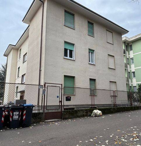 appartamento in vendita a Varese in zona Biumo
