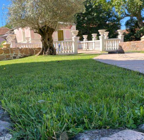 casa indipendente in vendita a Varese in zona Casbeno