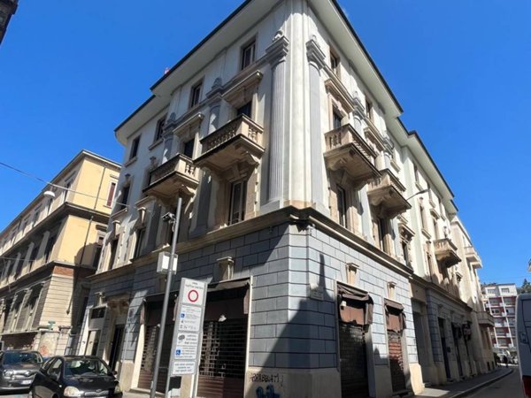 ufficio in vendita a Varese in zona Biumo