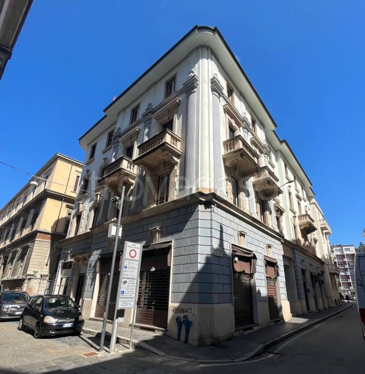 ufficio in vendita a Varese in zona Centro Città