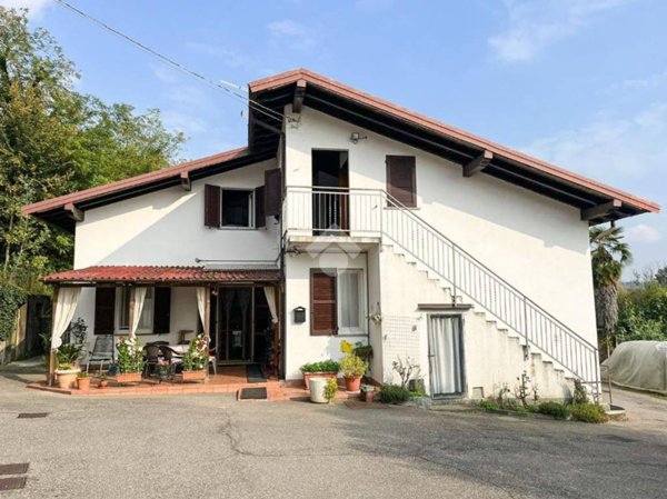 casa indipendente in vendita a Varese in zona Bobbiate