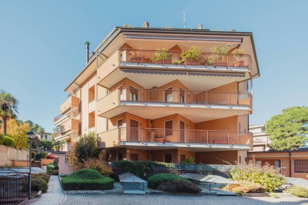 appartamento in vendita a Varese in zona Bosto