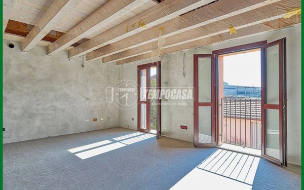 casa indipendente in vendita a Varese in zona Bizzozero