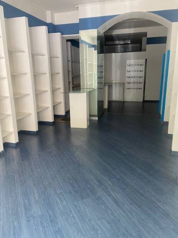 negozio in vendita a Varese in zona Biumo